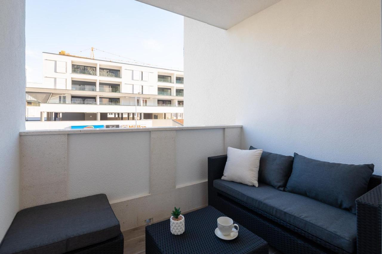 River Park Apartments オミシュ エクステリア 写真