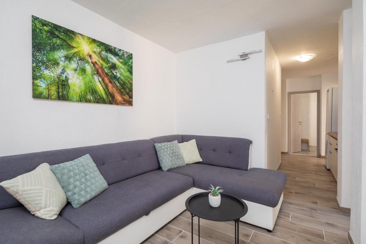 River Park Apartments オミシュ エクステリア 写真