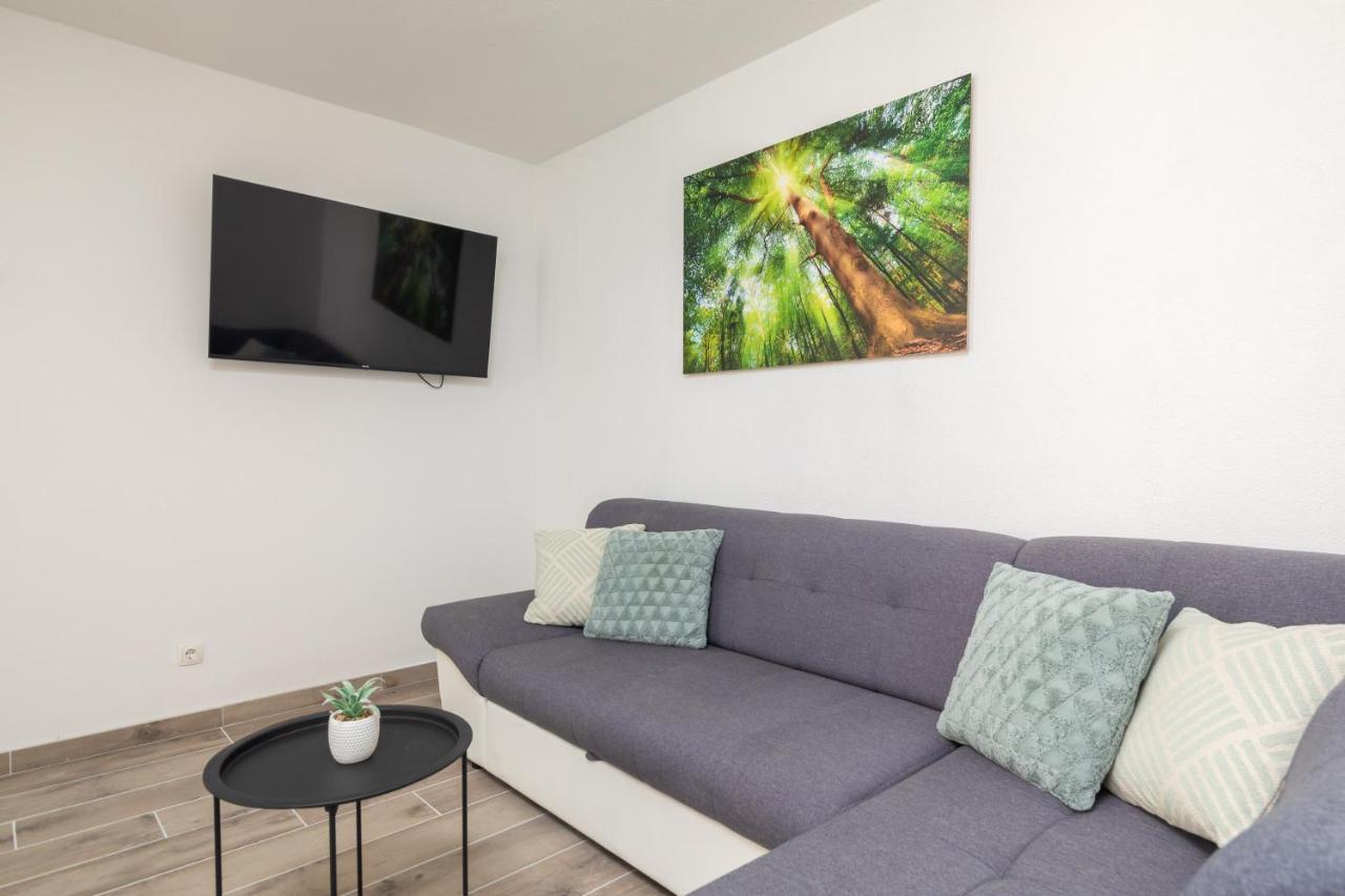 River Park Apartments オミシュ エクステリア 写真